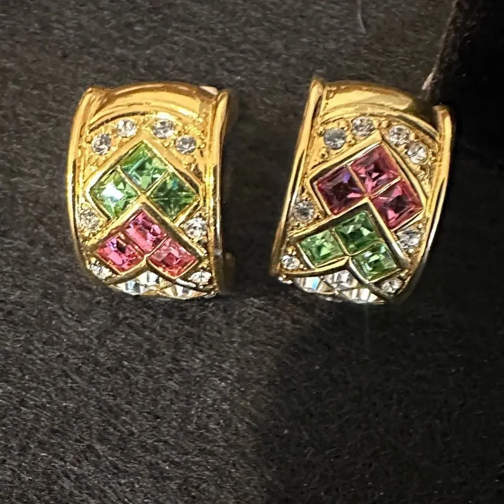 Joan Rivers stunning these
